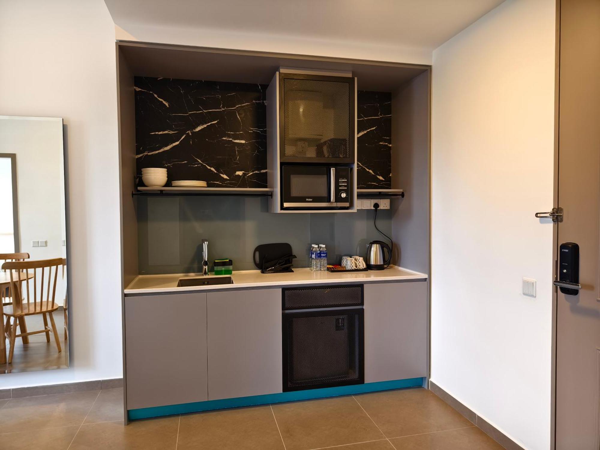 Mossaz Suites Empire City By Starwood Petaling Jaya Bagian luar foto