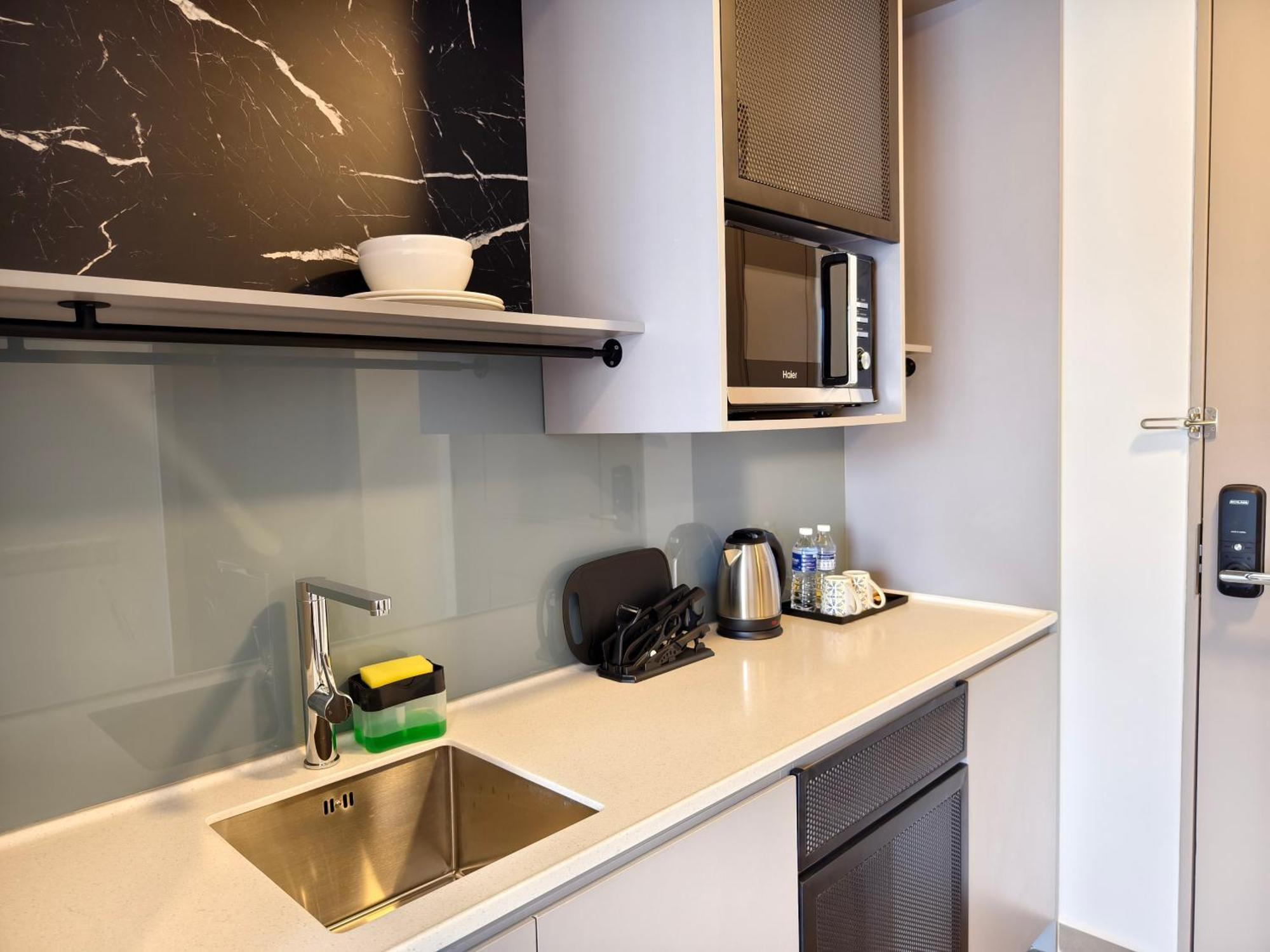 Mossaz Suites Empire City By Starwood Petaling Jaya Bagian luar foto