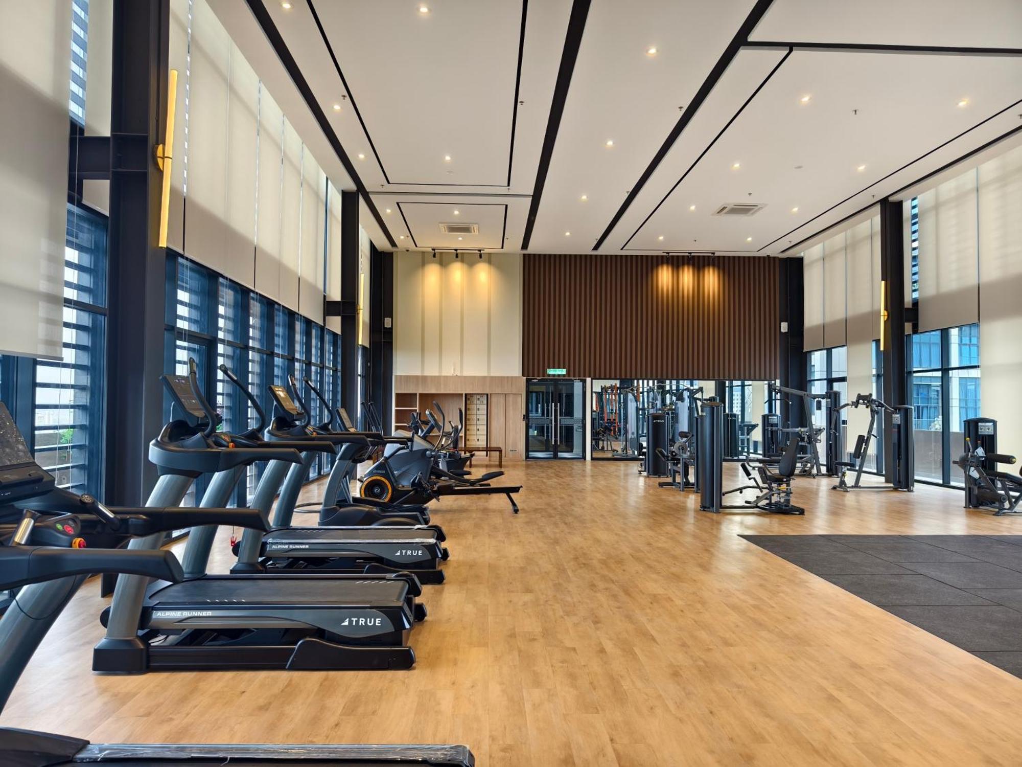 Mossaz Suites Empire City By Starwood Petaling Jaya Bagian luar foto